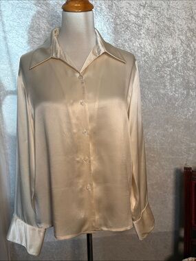Kasper 100 % Silk  Cream Long sleeve blouse Size 18.